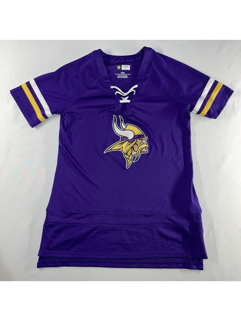 NFL Minnesota Vikings T-Shirt Womens Medium Purple V-Neck Shirt Tee Short Sleeve